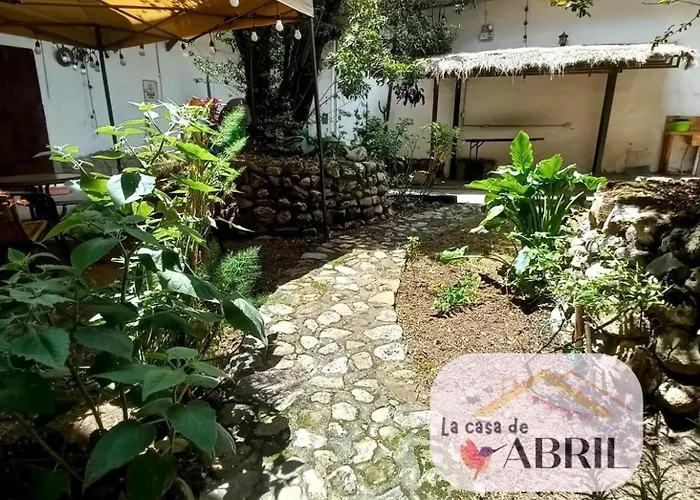 Pensión La Casa De Abril *