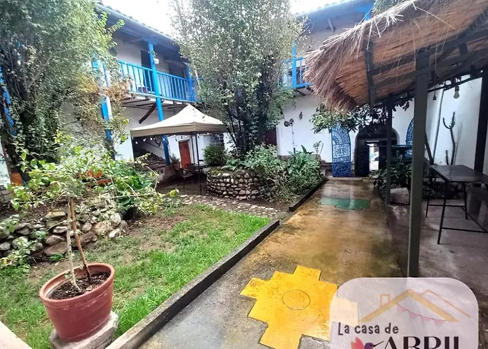 La Casa De Abril Pensión *